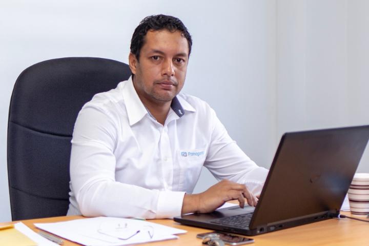 Sur le terrain_Stephane