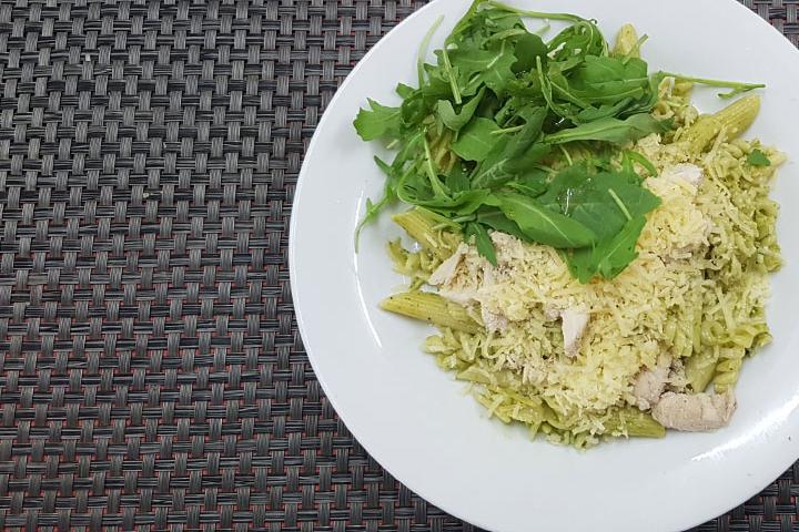 manger_mieux_penne_poulet_pesto_roquette
